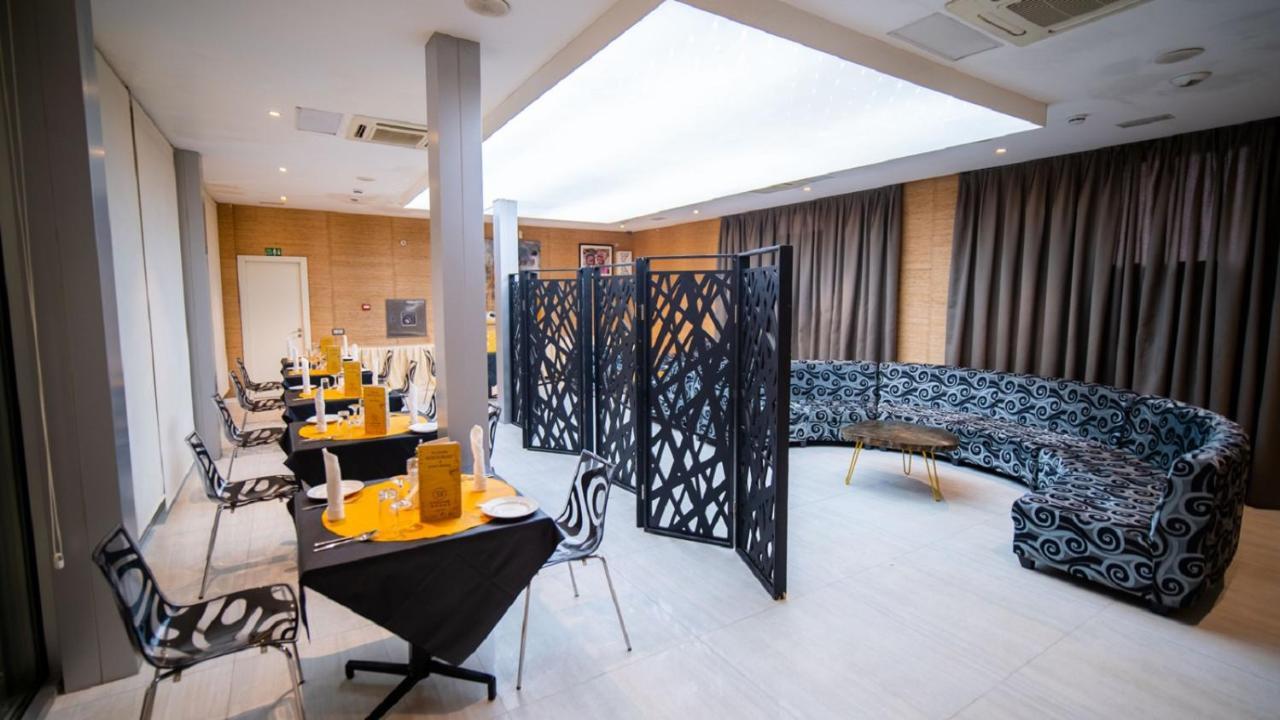 Hotel Sv Chrome Abuja Esterno foto