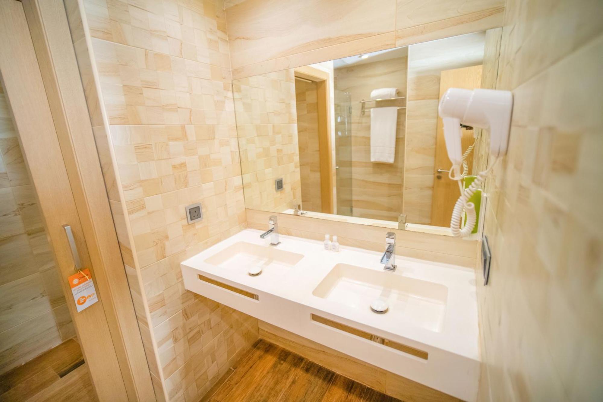 Hotel Sv Chrome Abuja Esterno foto