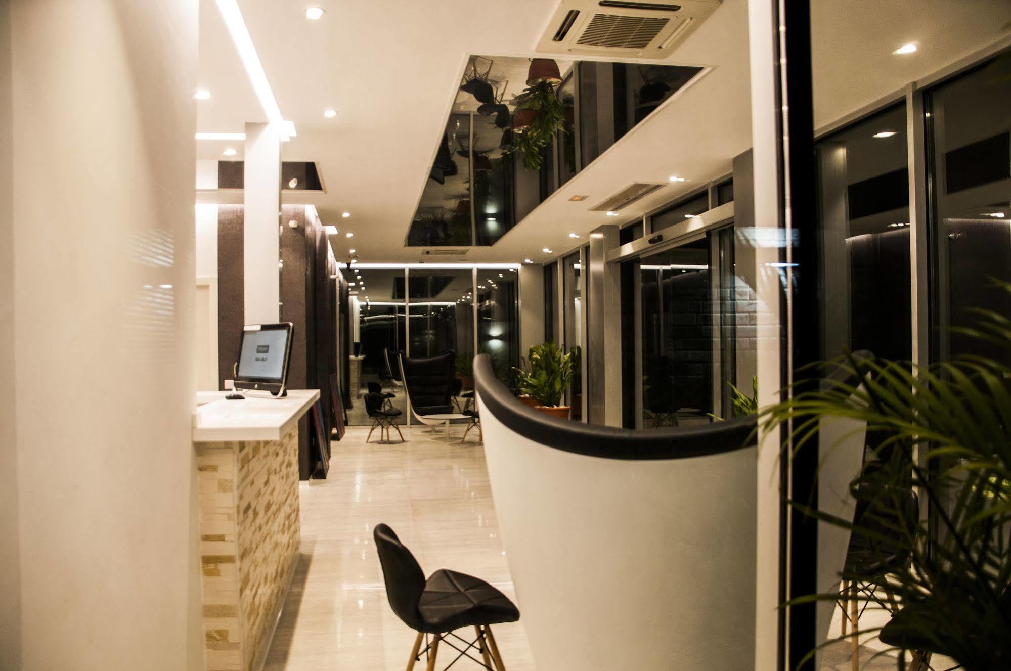 Hotel Sv Chrome Abuja Esterno foto