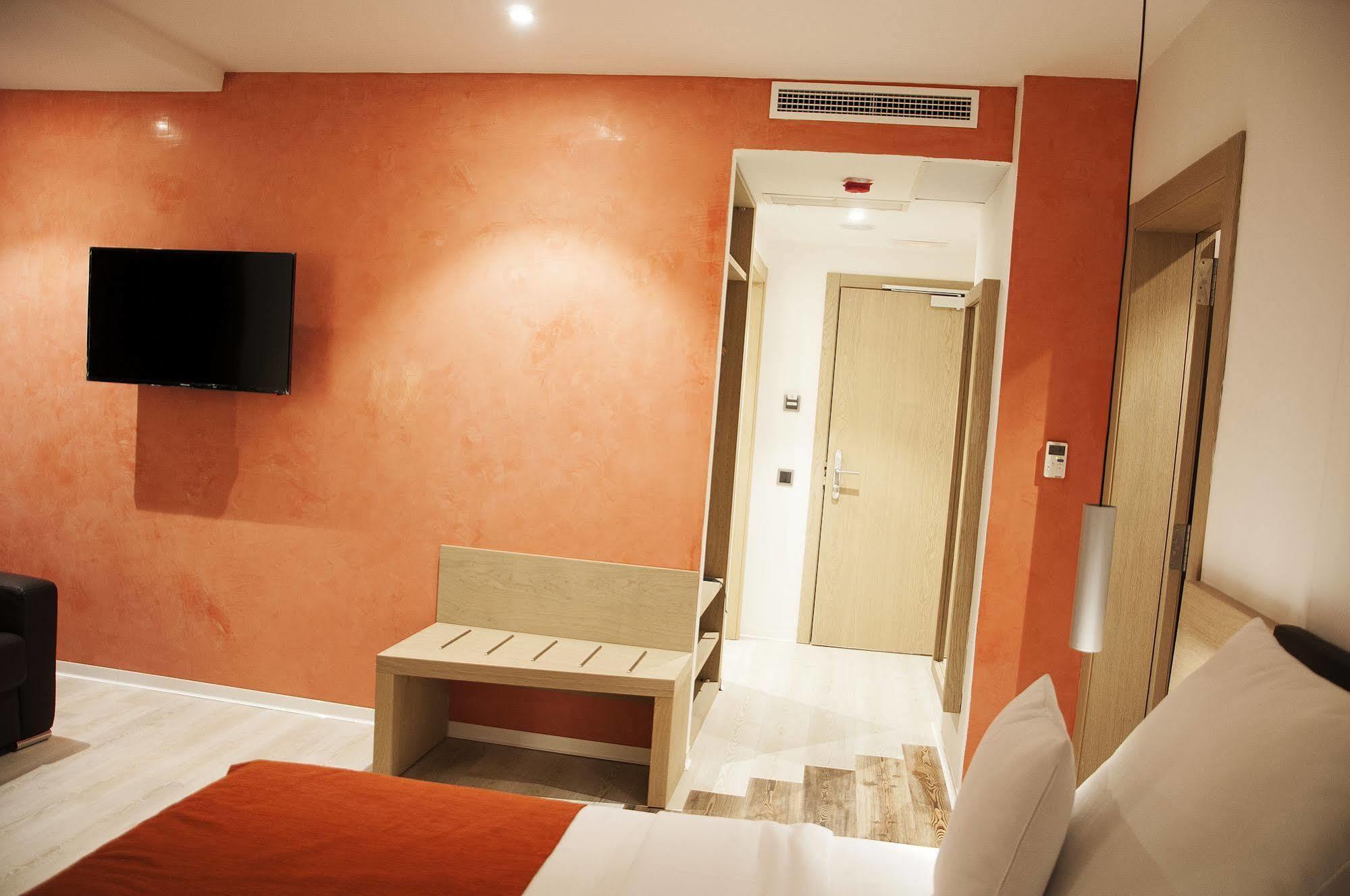 Hotel Sv Chrome Abuja Esterno foto